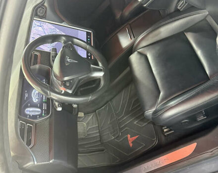 Серый Тесла Модель С, объемом двигателя 0 л и пробегом 122 тыс. км за 22000 $, фото 3 на Automoto.ua