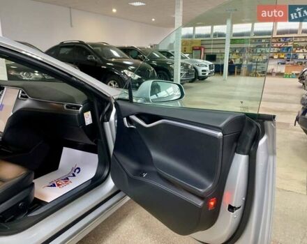 Сірий Тесла Модель С, об'ємом двигуна 0 л та пробігом 160 тис. км за 20790 $, фото 30 на Automoto.ua