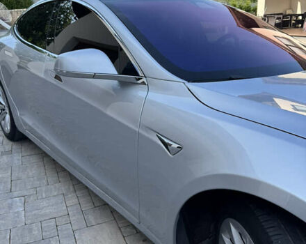 Серый Тесла Модель С, объемом двигателя 0 л и пробегом 135 тыс. км за 27500 $, фото 5 на Automoto.ua