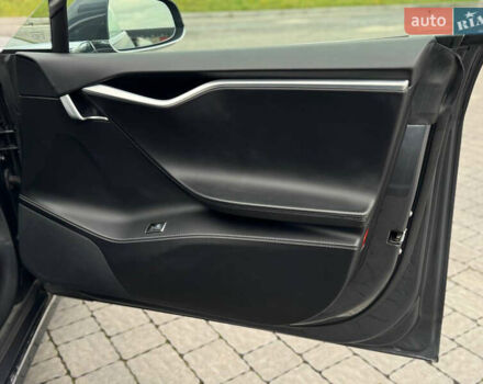 Серый Тесла Модель С, объемом двигателя 0 л и пробегом 161 тыс. км за 16700 $, фото 29 на Automoto.ua