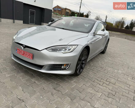 Серый Тесла Модель С, объемом двигателя 0 л и пробегом 128 тыс. км за 18300 $, фото 2 на Automoto.ua