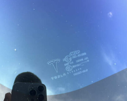 Серый Тесла Модель С, объемом двигателя 0 л и пробегом 135 тыс. км за 27500 $, фото 6 на Automoto.ua