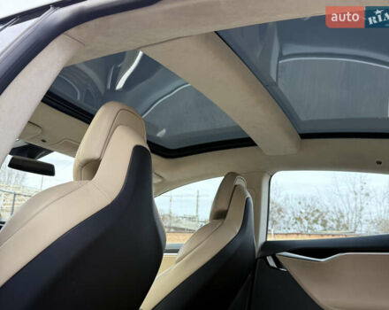 Серый Тесла Модель С, объемом двигателя 0 л и пробегом 141 тыс. км за 19000 $, фото 7 на Automoto.ua
