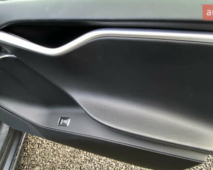 Серый Тесла Модель С, объемом двигателя 0 л и пробегом 233 тыс. км за 16800 $, фото 49 на Automoto.ua