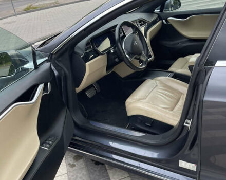 Серый Тесла Модель С, объемом двигателя 0 л и пробегом 116 тыс. км за 18200 $, фото 19 на Automoto.ua