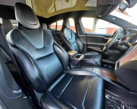 Серый Тесла Модель С, объемом двигателя 0 л и пробегом 49 тыс. км за 20000 $, фото 14 на Automoto.ua