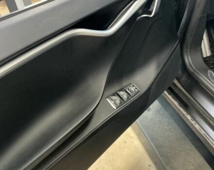 Тесла Модель С 2017 в Киеве на Automoto.ua Серый Тесла Модель С, объемом двигателя 0 л и пробегом 108 тыс. км за 17300 $, фото 8 на Automoto.ua