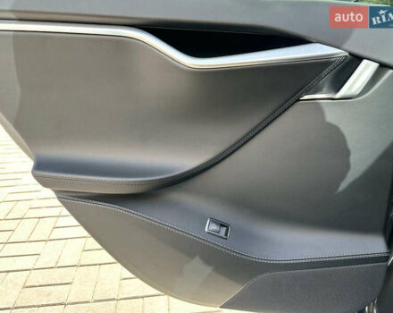 Серый Тесла Модель С, объемом двигателя 0 л и пробегом 50 тыс. км за 19230 $, фото 13 на Automoto.ua