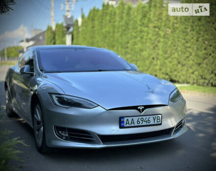 Серый Тесла Модель С, объемом двигателя 0 л и пробегом 83 тыс. км за 22000 $, фото 3 на Automoto.ua