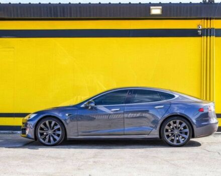 Серый Тесла Модель С, объемом двигателя 0 л и пробегом 54 тыс. км за 13000 $, фото 5 на Automoto.ua