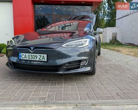 Серый Тесла Модель С, объемом двигателя 0 л и пробегом 74 тыс. км за 59000 $, фото 9 на Automoto.ua