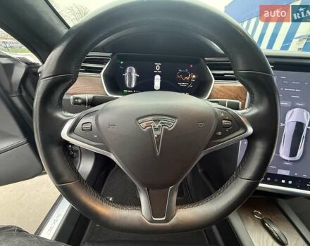 Серый Тесла Модель С, объемом двигателя 0 л и пробегом 111 тыс. км за 20500 $, фото 65 на Automoto.ua