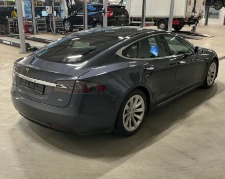 Тесла Модель С 2017 в Киеве на Automoto.ua Серый Тесла Модель С, объемом двигателя 0 л и пробегом 108 тыс. км за 17300 $, фото 3 на Automoto.ua