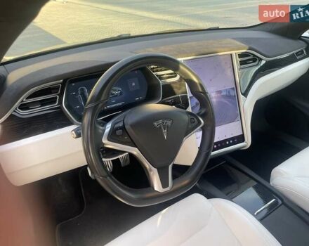 Серый Тесла Модель С, объемом двигателя 0 л и пробегом 99 тыс. км за 18000 $, фото 9 на Automoto.ua