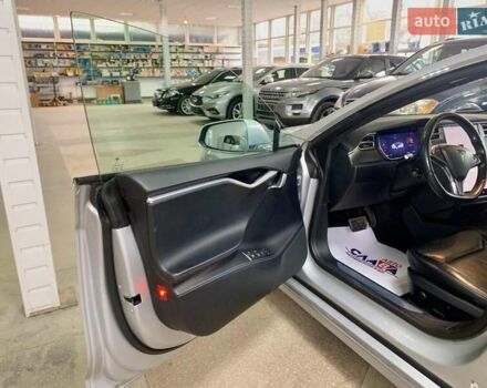 Сірий Тесла Модель С, об'ємом двигуна 0 л та пробігом 160 тис. км за 20790 $, фото 23 на Automoto.ua