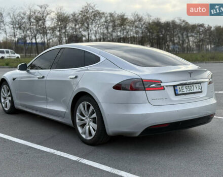Серый Тесла Модель С, объемом двигателя 0 л и пробегом 141 тыс. км за 18350 $, фото 17 на Automoto.ua