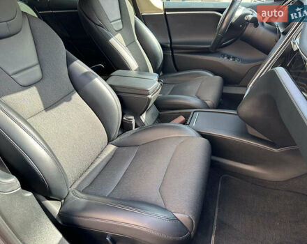 Серый Тесла Модель С, объемом двигателя 0 л и пробегом 50 тыс. км за 19230 $, фото 16 на Automoto.ua