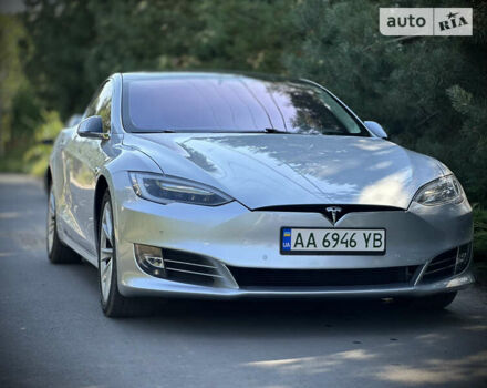 Серый Тесла Модель С, объемом двигателя 0 л и пробегом 83 тыс. км за 22000 $, фото 13 на Automoto.ua