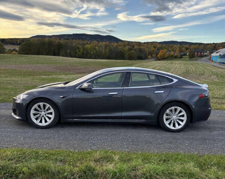 Серый Тесла Модель С, объемом двигателя 0 л и пробегом 161 тыс. км за 16700 $, фото 58 на Automoto.ua