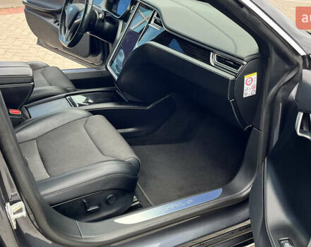 Серый Тесла Модель С, объемом двигателя 0 л и пробегом 150 тыс. км за 18500 $, фото 19 на Automoto.ua