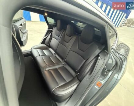 Серый Тесла Модель С, объемом двигателя 0 л и пробегом 111 тыс. км за 20500 $, фото 57 на Automoto.ua