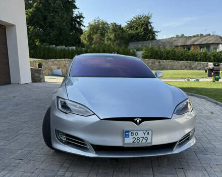 Серый Тесла Модель С, объемом двигателя 0 л и пробегом 135 тыс. км за 27500 $, фото 3 на Automoto.ua