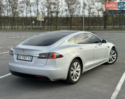 Серый Тесла Модель С, объемом двигателя 0 л и пробегом 141 тыс. км за 18350 $, фото 4 на Automoto.ua