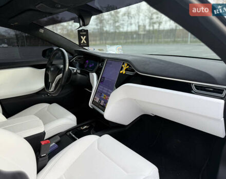 Серый Тесла Модель С, объемом двигателя 0 л и пробегом 141 тыс. км за 18350 $, фото 29 на Automoto.ua