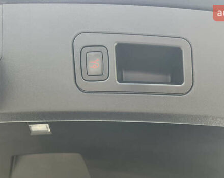 Серый Тесла Модель С, объемом двигателя 0 л и пробегом 150 тыс. км за 18500 $, фото 18 на Automoto.ua