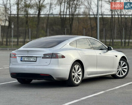 Серый Тесла Модель С, объемом двигателя 0 л и пробегом 141 тыс. км за 18350 $, фото 9 на Automoto.ua