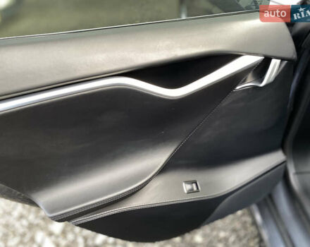 Серый Тесла Модель С, объемом двигателя 0 л и пробегом 233 тыс. км за 16800 $, фото 32 на Automoto.ua