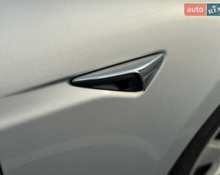 Серый Тесла Модель С, объемом двигателя 0 л и пробегом 141 тыс. км за 18350 $, фото 20 на Automoto.ua