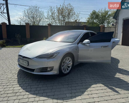 Серый Тесла Модель С, объемом двигателя 0 л и пробегом 250 тыс. км за 16500 $, фото 8 на Automoto.ua