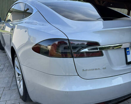 Серый Тесла Модель С, объемом двигателя 0 л и пробегом 135 тыс. км за 27500 $, фото 12 на Automoto.ua