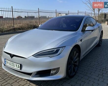Тесла Модель С 2017 в Одессе на Automoto.ua Серый Тесла Модель С, объемом двигателя 0 л и пробегом 130 тыс. км за 23000 $, фото 1 на Automoto.ua
