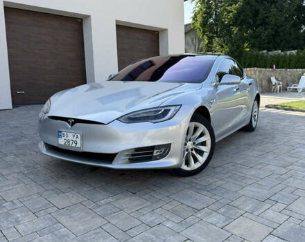 Серый Тесла Модель С, объемом двигателя 0 л и пробегом 135 тыс. км за 27500 $, фото 1 на Automoto.ua