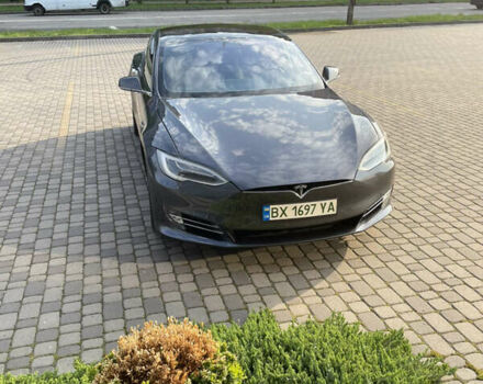 Тесла Модель С 2017 у Хмельницькому на Automoto.ua Сірий Тесла Модель С, об'ємом двигуна 0 л та пробігом 92 тис. км за 25888 $, фото 2 на Automoto.ua