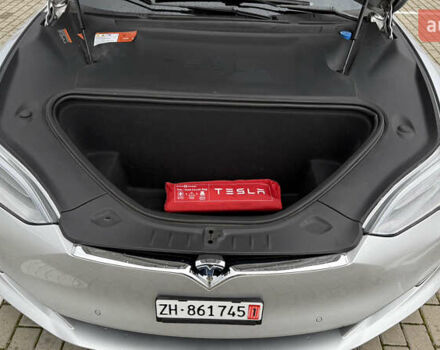 Серый Тесла Модель С, объемом двигателя 0 л и пробегом 166 тыс. км за 22500 $, фото 14 на Automoto.ua