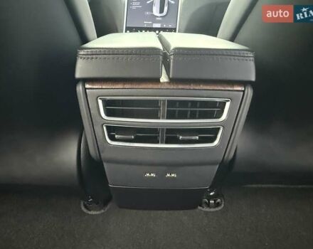 Серый Тесла Модель С, объемом двигателя 0 л и пробегом 111 тыс. км за 20500 $, фото 59 на Automoto.ua