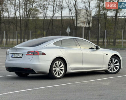 Серый Тесла Модель С, объемом двигателя 0 л и пробегом 141 тыс. км за 18350 $, фото 10 на Automoto.ua