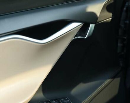 Серый Тесла Модель С, объемом двигателя 0 л и пробегом 166 тыс. км за 18900 $, фото 31 на Automoto.ua