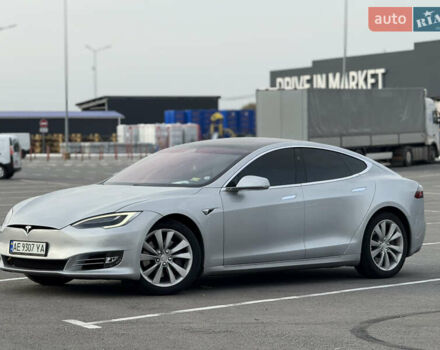 Серый Тесла Модель С, объемом двигателя 0 л и пробегом 141 тыс. км за 18350 $, фото 2 на Automoto.ua