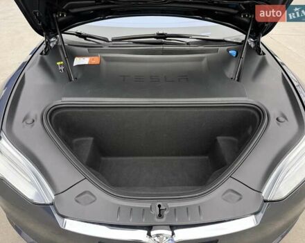 Серый Тесла Модель С, объемом двигателя 0 л и пробегом 111 тыс. км за 20500 $, фото 74 на Automoto.ua