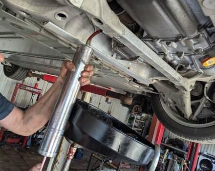 Серый Тесла Модель С, объемом двигателя 0 л и пробегом 220 тыс. км за 19000 $, фото 26 на Automoto.ua