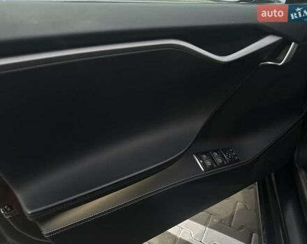 Серый Тесла Модель С, объемом двигателя 0 л и пробегом 182 тыс. км за 24900 $, фото 29 на Automoto.ua