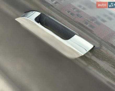 Серый Тесла Модель С, объемом двигателя 0 л и пробегом 68 тыс. км за 23999 $, фото 12 на Automoto.ua