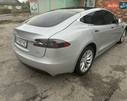 Серый Тесла Модель С, объемом двигателя 0 л и пробегом 179 тыс. км за 25300 $, фото 4 на Automoto.ua