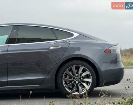 Серый Тесла Модель С, объемом двигателя 0 л и пробегом 68 тыс. км за 23999 $, фото 14 на Automoto.ua