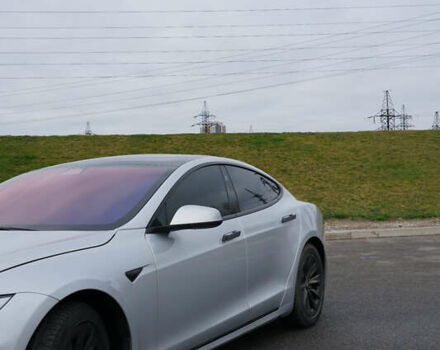 Серый Тесла Модель С, объемом двигателя 0 л и пробегом 125 тыс. км за 17500 $, фото 2 на Automoto.ua