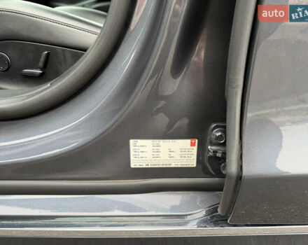 Серый Тесла Модель С, объемом двигателя 0 л и пробегом 68 тыс. км за 23999 $, фото 51 на Automoto.ua